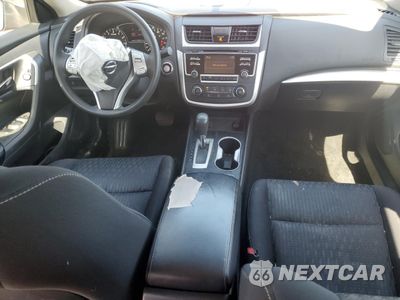 Zdjęcie 8 z 14 samochodu: 2016 NISSAN ALTIMA 2.5 VIN:1N4AL3AP2GN371804 - miniatura