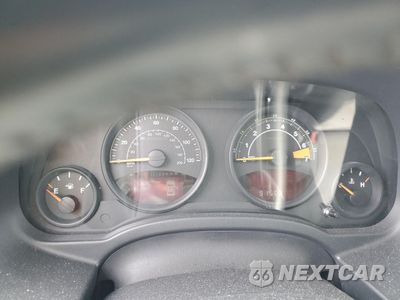 Zdjęcie 9 z 13 samochodu: 2014 JEEP PATRIOT LATITUDE VIN:1C4NJRFBXED644833 - miniatura