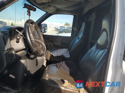 Zdjęcie 7 z 12 samochodu: 2006 GMC SAVANA G2500 VIN:1GTGG25V861161192 - miniatura