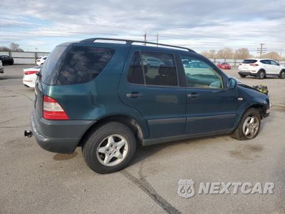 Trzecie zdjęcie samochodu z tyłu: 1999 MERCEDES-BENZ ML 320 VIN:4JGAB54EXXA135939 - miniatura