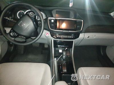Zdjęcie 6 z 9 samochodu: 2017 HONDA ACCORD EX VIN:1HGCR2F79HA241534 - miniatura