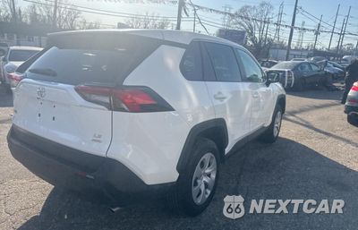 Czwarte zdjęcie samochodu z boku: 2024 TOYOTA RAV4 LE VIN:2T3F1RFV8RC444364 - miniatura