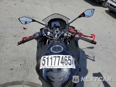 Zdjęcie 6 z 10 samochodu: 2025 KAWASAKI EX650 R VIN:ML5EXER19SDAD6834 - miniatura