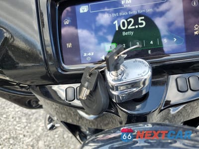 Zdjęcie 8 z 10 samochodu: 2023 HARLEY-DAVIDSON FLHXS VIN:1HD1KRP17PB642875 - miniatura