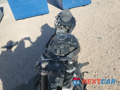 Piąte zdjęcie samochodu w środku: 2023 KAWASAKI ZX1002 M VIN:JKBZXVM15PA004767 - miniatura