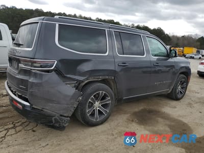 Trzecie zdjęcie samochodu z tyłu: 2022 JEEP GRAND WAGONEER SERIES I VIN:1C4SJVEJ0NS166924 - miniatura