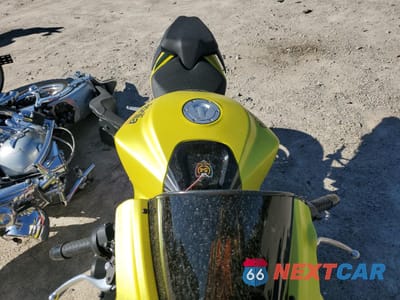 Piąte zdjęcie samochodu w środku: 2022 APRILIA RS 660 VIN:ZD4KSUG0XNS000510 - miniatura