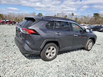 Trzecie zdjęcie samochodu z tyłu: 2019 TOYOTA RAV4 XLE VIN:JTMW1RFV6KJ005909 - miniatura
