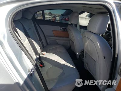 Zdjęcie 10 z 12 samochodu: 2010 JAGUAR XF LUXURY VIN:SAJWA0FA1AHR59497 - miniatura
