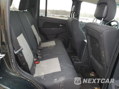Zdjęcie 11 z 15 samochodu: 2010 JEEP LIBERTY SPORT VIN:1J4PN2GK1AW138495 - miniatura