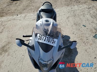 Piąte zdjęcie samochodu w środku: 2024 SUZUKI GSX1300 RR VIN:JS1EJ11B1R7100941 - miniatura