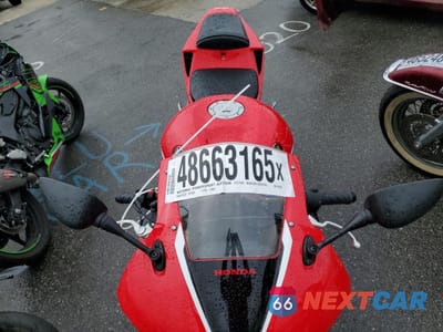 Piąte zdjęcie samochodu w środku: 2018 HONDA CBR600 RR VIN:JH2PC40HXJK400051 - miniatura