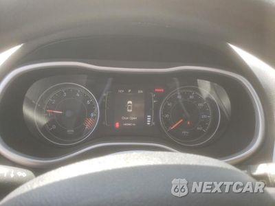 Zdjęcie 9 z 13 samochodu: 2015 JEEP CHEROKEE SPORT VIN:1C4PJLABXFW596639 - miniatura