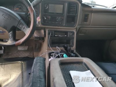 Zdjęcie 8 z 12 samochodu: 2006 CHEVROLET SILVERADO K3500 VIN:1GCHK33D56F258274 - miniatura