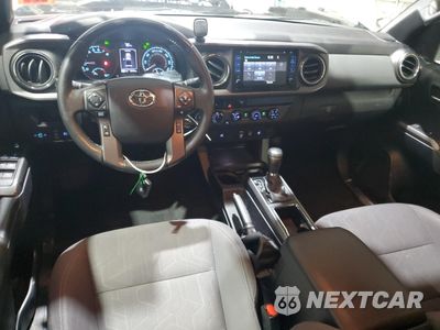 Zdjęcie 8 z 15 samochodu: 2018 TOYOTA TACOMA DOUBLE CAB VIN:5TFCZ5AN9JX147114 - miniatura