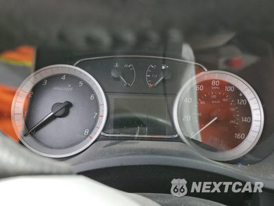 Zdjęcie 9 z 15 samochodu: 2015 NISSAN SENTRA S VIN:3N1AB7AP3FY254502 - miniatura