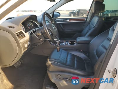 Zdjęcie 7 z 15 samochodu: 2014 VOLKSWAGEN TOUAREG V6 TDI VIN:WVGEP9BP0ED001256 - miniatura