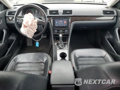 Zdjęcie 8 z 12 samochodu: 2014 VOLKSWAGEN PASSAT SEL VIN:1VWCN7A31EC031728 - miniatura