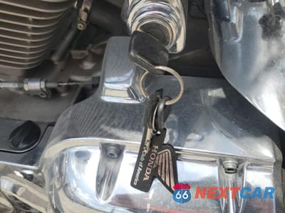 Zdjęcie 8 z 9 samochodu: 2006 HONDA VTX1300 R VIN:1HFSC52616A302095 - miniatura