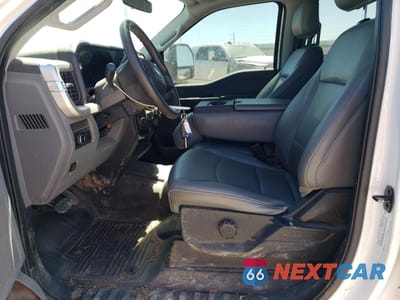 Zdjęcie 7 z 16 samochodu: 2023 FORD F350 SUPER DUTY VIN:1FD8W3HT9PED27345 - miniatura