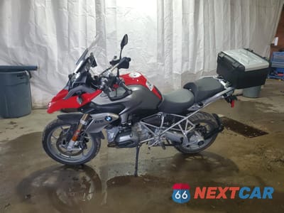 Trzecie zdjęcie samochodu z tyłu: 2014 BMW R1200 GS VIN:WB10A1105EZ186720 - miniatura