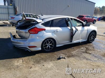 Trzecie zdjęcie samochodu z tyłu: 2015 FORD FOCUS SE VIN:1FADP3K27FL354950 - miniatura