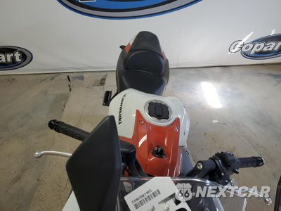 Piąte zdjęcie samochodu w środku: 2023 KAWASAKI EX650 R VIN:ML5EXER14PDA94832 - miniatura