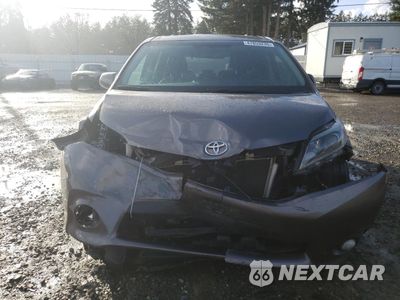 Piąte zdjęcie samochodu w środku: 2017 TOYOTA SIENNA SE VIN:5TDXZ3DC3HS800469 - miniatura