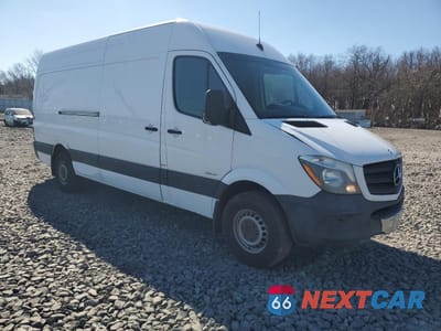 Czwarte zdjęcie samochodu z boku: 2014 MERCEDES-BENZ SPRINTER 2500 VIN:WD3PE8DC1E5940153 - miniatura