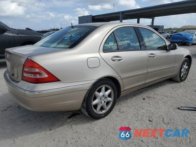 Trzecie zdjęcie samochodu z tyłu: 2001 MERCEDES-BENZ C 320 VIN:WDBRF64J01F029250 - miniatura