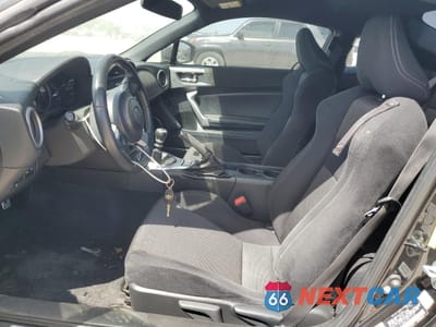 Zdjęcie 7 z 14 samochodu: 2017 TOYOTA 86 BASE VIN:JF1ZNAA12H9711279 - miniatura