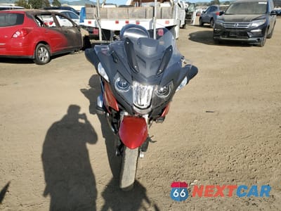 Drugie zdjęcie samochodu z przodu: 2018 BMW R1200 RT VIN:WB10A1304JZ470895 - miniatura