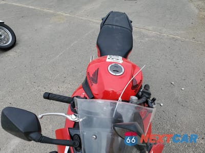 Piąte zdjęcie samochodu w środku: 2018 HONDA CBR650 F VIN:MLHRC7402J5400368 - miniatura