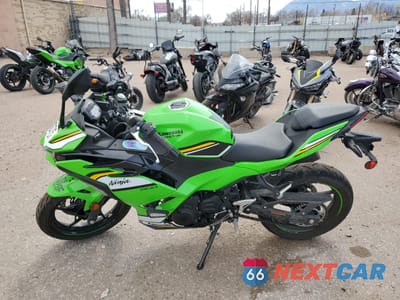 Trzecie zdjęcie samochodu z tyłu: 2025 KAWASAKI EX500 A VIN:ML5EXGJ15SDA37104 - miniatura
