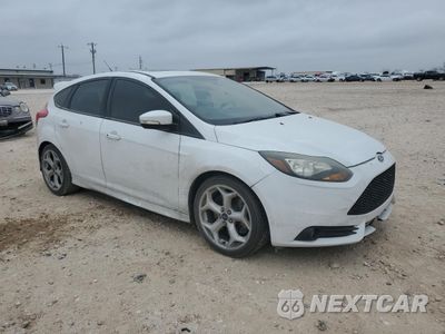 Czwarte zdjęcie samochodu z boku: 2014 FORD FOCUS ST VIN:1FADP3L92EL425725 - miniatura
