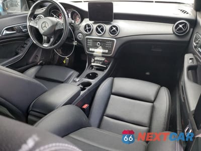 Zdjęcie 8 z 12 samochodu: 2019 MERCEDES BENZ CLA 250 VIN:WDDSJ4EB0KN762361 - miniatura