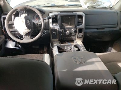 Zdjęcie 8 z 12 samochodu: 2015 RAM 3500 SLT VIN:3C63RRHL9FG625305 - miniatura