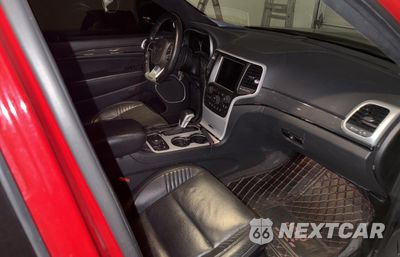 Piąte zdjęcie samochodu w środku: 2018 JEEP GRAND CHEROKEE TRACKHAWK VIN:1C4RJFN90JCC31627 - miniatura