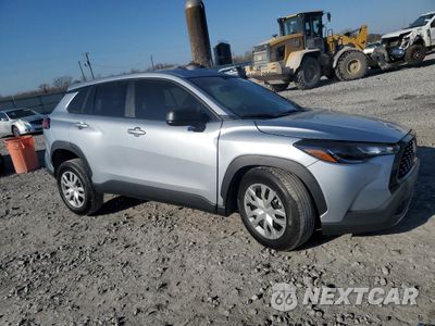 Czwarte zdjęcie samochodu z boku: 2023 TOYOTA COROLLA CROSS L VIN:7MUAAAAG4PV060069 - miniatura