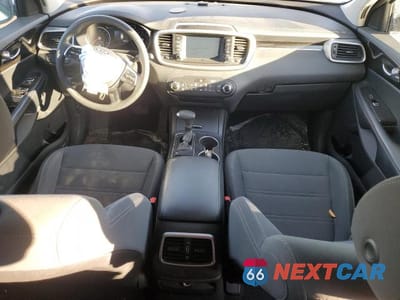 Zdjęcie 8 z 13 samochodu: 2019 KIA SORENTO L VIN:5XYPG4A39KG451628 - miniatura