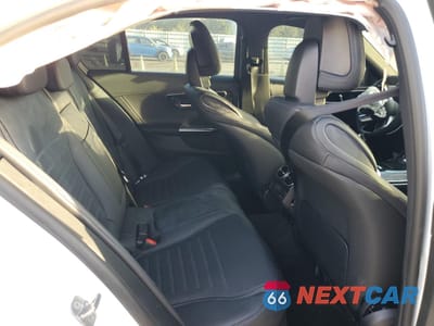 Zdjęcie 10 z 12 samochodu: 2024 MERCEDES-BENZ C 300 VIN:W1KAF4GB2RR230221 - miniatura