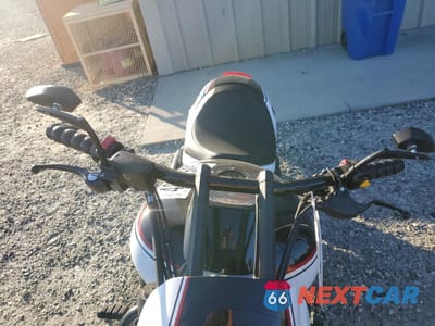 Piąte zdjęcie samochodu w środku: 2015 SUZUKI VZR1800 VIN:JS1VY53A4F2100139 - miniatura