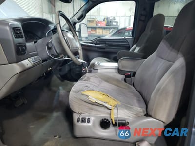 Zdjęcie 7 z 13 samochodu: 2000 FORD EXCURSION XLT VIN:1FMNU41S4YEA53408 - miniatura