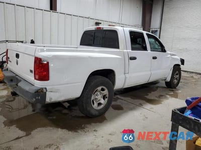 Trzecie zdjęcie samochodu z tyłu: 2005 DODGE DAKOTA QUAD VIN:1D7HE28N25S213002 - miniatura