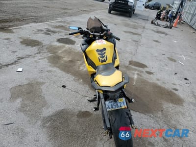 Czwarte zdjęcie samochodu z boku: 2009 YAMAHA FZ6 R VIN:JYARJ18Y89A000044 - miniatura