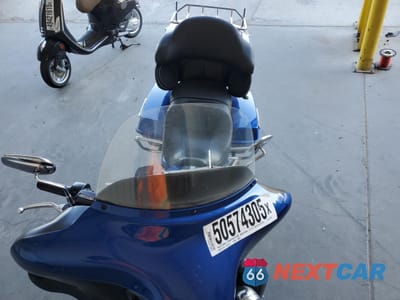 Piąte zdjęcie samochodu w środku: 2010 HARLEY-DAVIDSON FLHTK VIN:1HD1KEM30AB674640 - miniatura