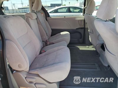 Zdjęcie 11 z 14 samochodu: 2016 TOYOTA SIENNA LE VIN:5TDKK3DC7GS755503 - miniatura