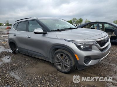 Czwarte zdjęcie samochodu z boku: 2023 KIA SELTOS S VIN:KNDEU2AA0P7368581 - miniatura