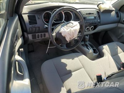 Zdjęcie 8 z 12 samochodu: 2006 TOYOTA TACOMA VIN:5TENX22N86Z191732 - miniatura