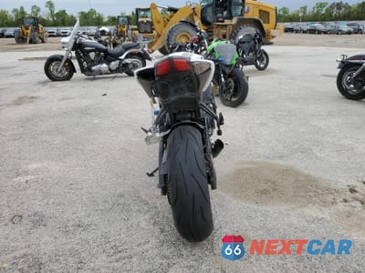 Czwarte zdjęcie samochodu z boku: 2009 SUZUKI GSX-R600 VIN:JS1GN7EA192105751 - miniatura